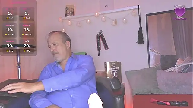 Snapshot of openminddaddy chatting on February 18, 8:38 pm openminddaddy online show from February 18, 8:38 pm