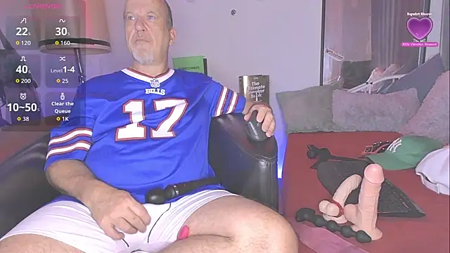 Snapshot of openminddaddy chatting on February 15, 12:44 am openminddaddy online show from February 15, 12:44 am