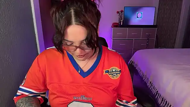 nativepumpkin95 online show from April 10, 2:18 am