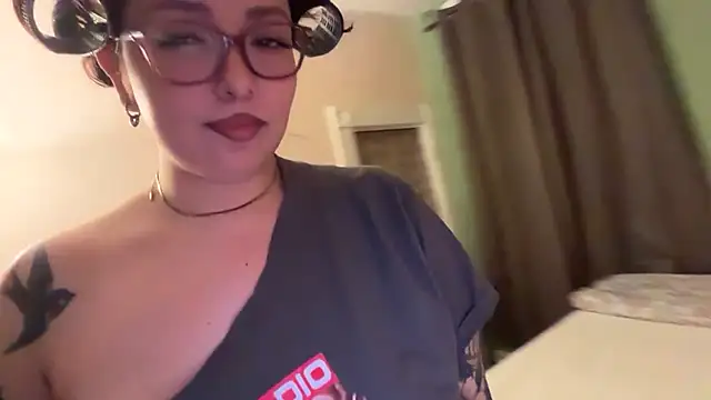 nativepumpkin95 online show from April 22, 3:35 am