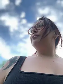 nativepumpkin95 online show from May 4, 11:40 pm