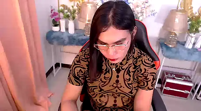 Snapshot of Asian_flabby chatting on February 23, 8:11 pm Asian flabby online show from February 23, 8:11 pm