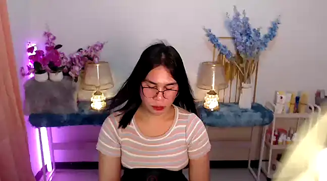 Snapshot of Asian_flabby chatting on January 20, 8:07 pm Asian flabby online show from January 20, 8:07 pm