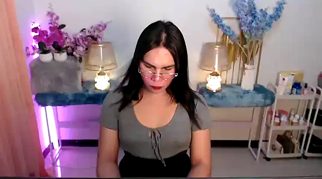 Snapshot of Asian_flabby chatting on January 18, 5:37 pm Asian flabby online show from January 18, 5:37 pm
