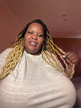 Snapshot of Michyboldy chatting on February 17, 1:11 pm Michyboldy online show from February 17, 1:11 pm
