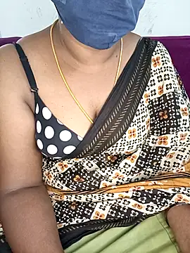 Snapshot of Tamil-hotwife chatting on April 25, 6:27 am Tamil-hotwife online show from April 25, 6:27 am