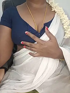 Snapshot of Tamil-hotwife chatting on June 7, 6:24 pm Tamil-hotwife online show from June 7, 6:24 pm