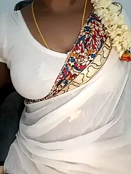 Snapshot of Tamil-hotwife chatting on May 24, 4:51 pm Tamil-hotwife online show from May 24, 4:51 pm