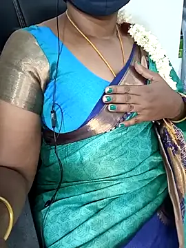 Snapshot of Tamil-hotwife chatting on October 9, 9:48 pm Tamil-hotwife online show from October 9, 9:48 pm