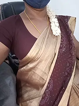 Snapshot of Tamil-hotwife chatting on May 25, 5:22 pm Tamil-hotwife online show from May 25, 5:22 pm