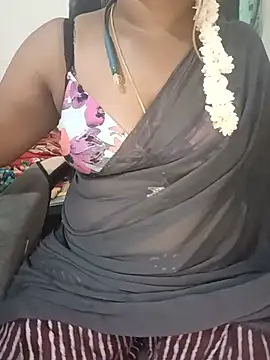 Snapshot of Tamil-hotwife chatting on July 9, 8:15 am Tamil-hotwife online show from July 9, 8:15 am