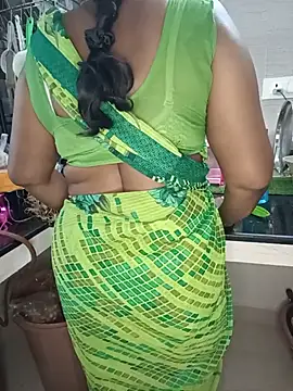 Snapshot of Tamil-hotwife chatting on July 15, 12:39 am Tamil-hotwife online show from July 15, 12:39 am