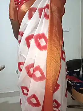 Snapshot of Tamil-hotwife chatting on July 14, 4:06 am Tamil-hotwife online show from July 14, 4:06 am