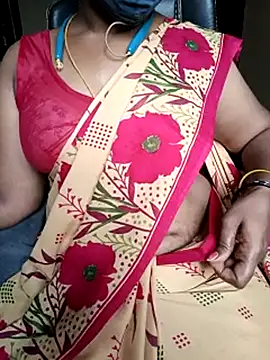 Snapshot of Tamil-hotwife chatting on July 8, 5:41 am Tamil-hotwife online show from July 8, 5:41 am
