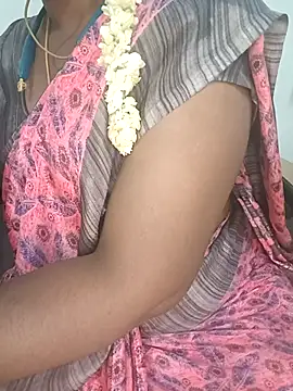 Snapshot of Tamil-hotwife chatting on July 7, 12:24 am Tamil-hotwife online show from July 7, 12:24 am