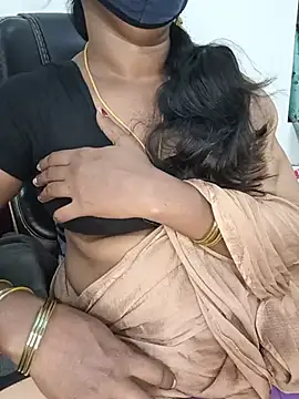 Snapshot of Tamil-hotwife chatting on May 22, 12:30 am Tamil-hotwife online show from May 22, 12:30 am