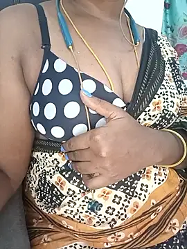 Snapshot of Tamil-hotwife chatting on June 19, 8:20 am Tamil-hotwife online show from June 19, 8:20 am