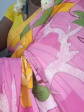 Snapshot of Tamil-hotwife chatting on July 16, 4:04 pm Tamil-hotwife online show from July 16, 4:04 pm