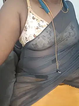Snapshot of Tamil-hotwife chatting on June 18, 7:51 am Tamil-hotwife online show from June 18, 7:51 am