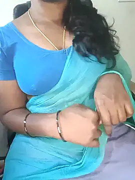 Snapshot of Tamil-hotwife chatting on April 28, 5:01 am Tamil-hotwife online show from April 28, 5:01 am
