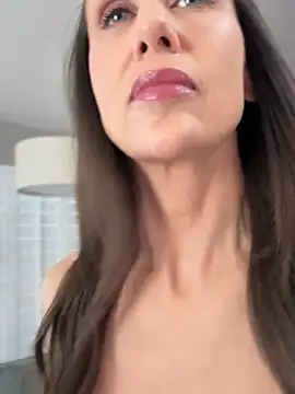 Snapshot of Fiona_Kent_ chatting on February 17, 11:11 pm Fiona Kent online show from February 17, 11:11 pm