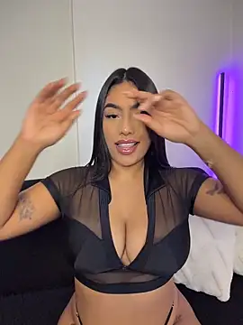 Sara mocca  online show from April 7, 7:59 pm