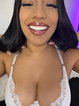 Sara mocca  online show from April 14, 8:14 pm