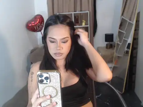Snapshot of FrancineGarcia chatting on June 23, 11:08 am FrancineGarcia online show from June 23, 11:08 am