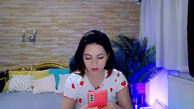 Snapshot of PlayfulElla chatting on February 21, 8:40 am PlayfulElla online show from February 21, 8:40 am