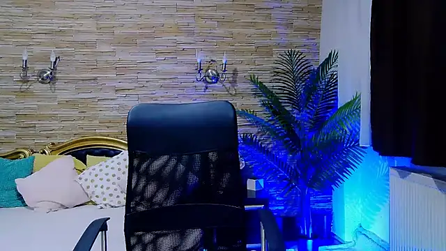 Snapshot of PlayfulElla chatting on March 22, 6:00 am PlayfulElla online show from March 22, 6:00 am