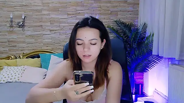 Snapshot of PlayfulElla chatting on February 27, 3:26 pm PlayfulElla online show from February 27, 3:26 pm