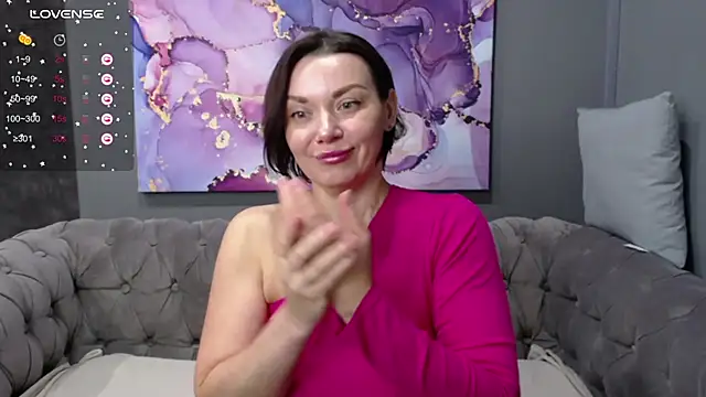 Snapshot of EveLibston chatting on November 3, 2:06 am EveLibston online show from November 3, 2:06 am