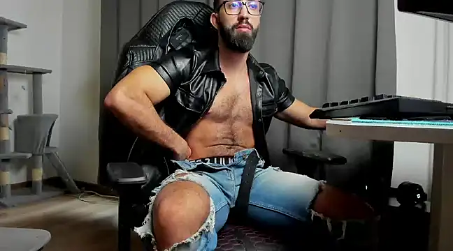 liamaesthetic online show from February 28, 10:09 am