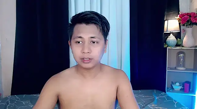 khael moreno online show from December 7, 4:37 am