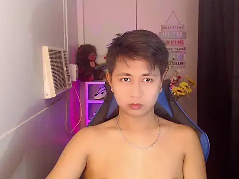 khael moreno online show from November 15, 6:01 pm