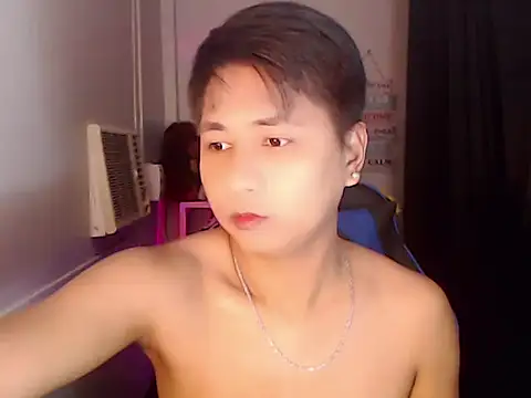 khael moreno online show from November 19, 1:16 am