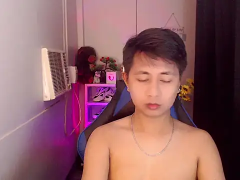 khael moreno online show from November 18, 12:48 am