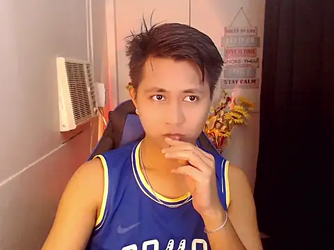 khael moreno online show from November 11, 10:47 pm