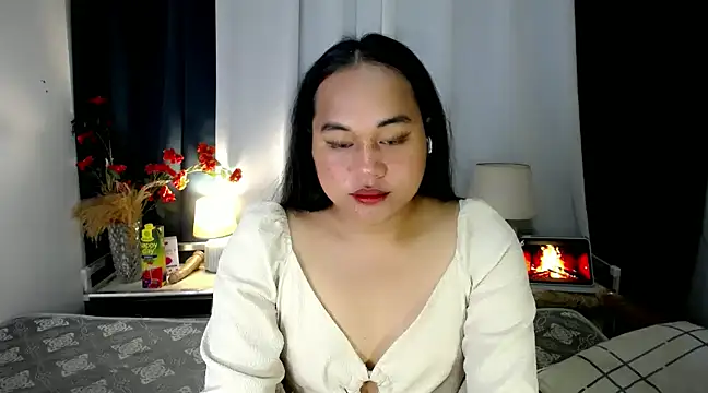 Snapshot of bettina_love chatting on December 9, 8:44 am bettina love online show from December 9, 8:44 am