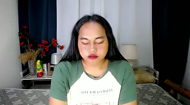 Snapshot of bettina_love chatting on December 3, 11:29 am bettina love online show from December 3, 11:29 am