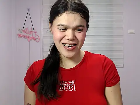 Snapshot of Miss_Ivanawolf chatting on July 6, 8:10 am Miss Ivanawolf online show from July 6, 8:10 am