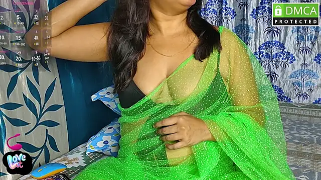 Strip---Queen online show from December 29, 2:42 pm