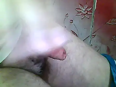 Snapshot of two_colour_cock chatting on January 8, 10:27 pm two colour cock online show from January 8, 10:27 pm