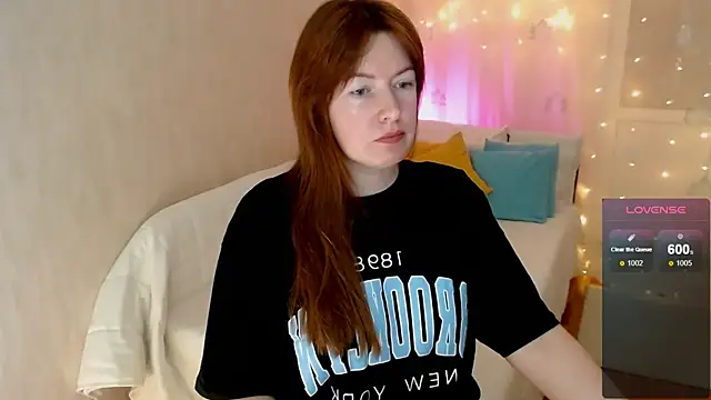 Snapshot of Kira_land chatting on December 28, 4:30 pm Kira land online show from December 28, 4:30 pm