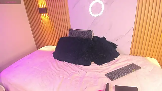 Snapshot of emilyconer chatting on October 4, 3:19 am emilyconer online show from October 4, 3:19 am