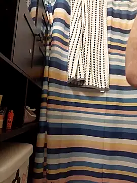 bootiebby online show from May 26, 11:30 am