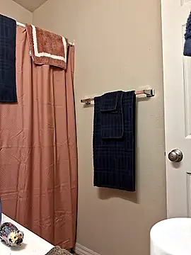 bootiebby online show from September 26, 5:25 am