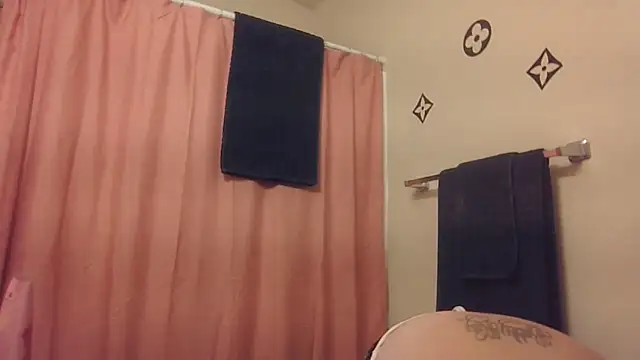 bootiebby online show from November 17, 2:32 pm