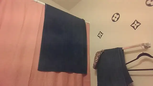 bootiebby online show from December 22, 11:32 am