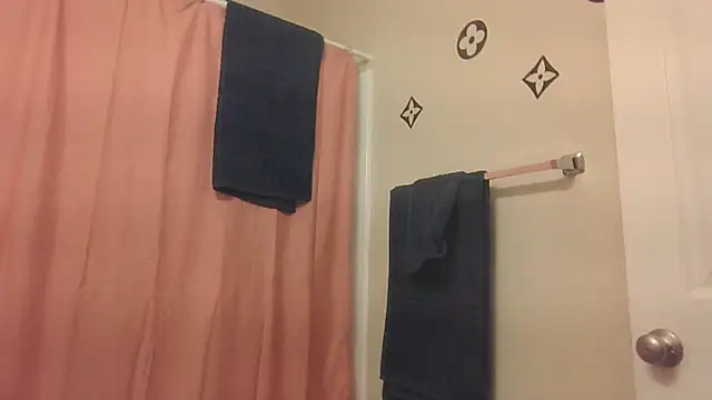 bootiebby online show from November 18, 3:59 pm